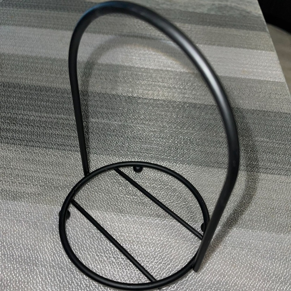 Plates holder